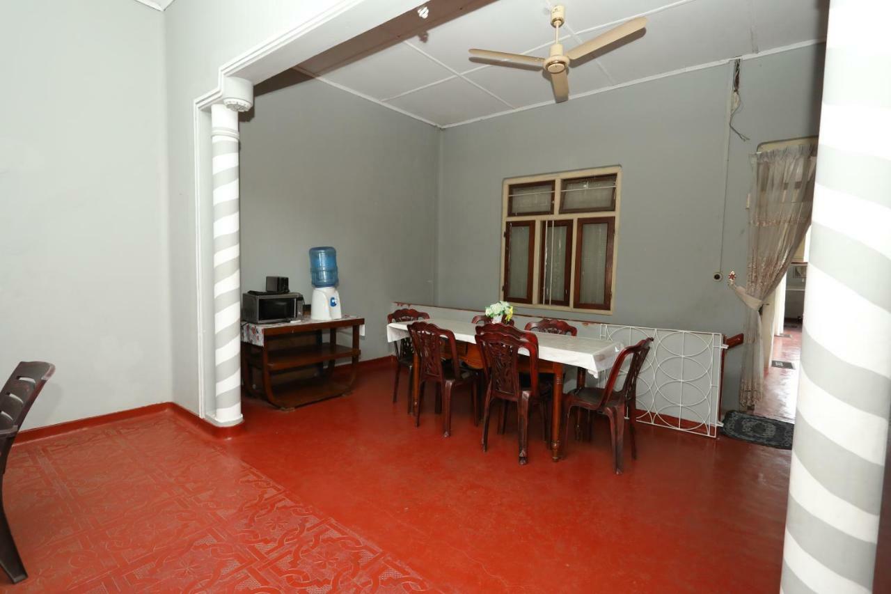 Jaffna Premier Inn 外观 照片